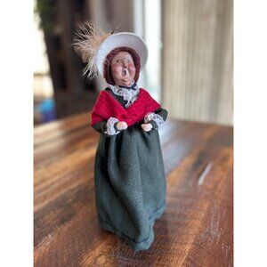 Byers Choice Caroler Figurine 1993 Wearing Red Shawl & White Hat With Feather